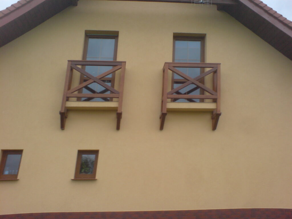 Balkony Drewniane przy oknach galeria